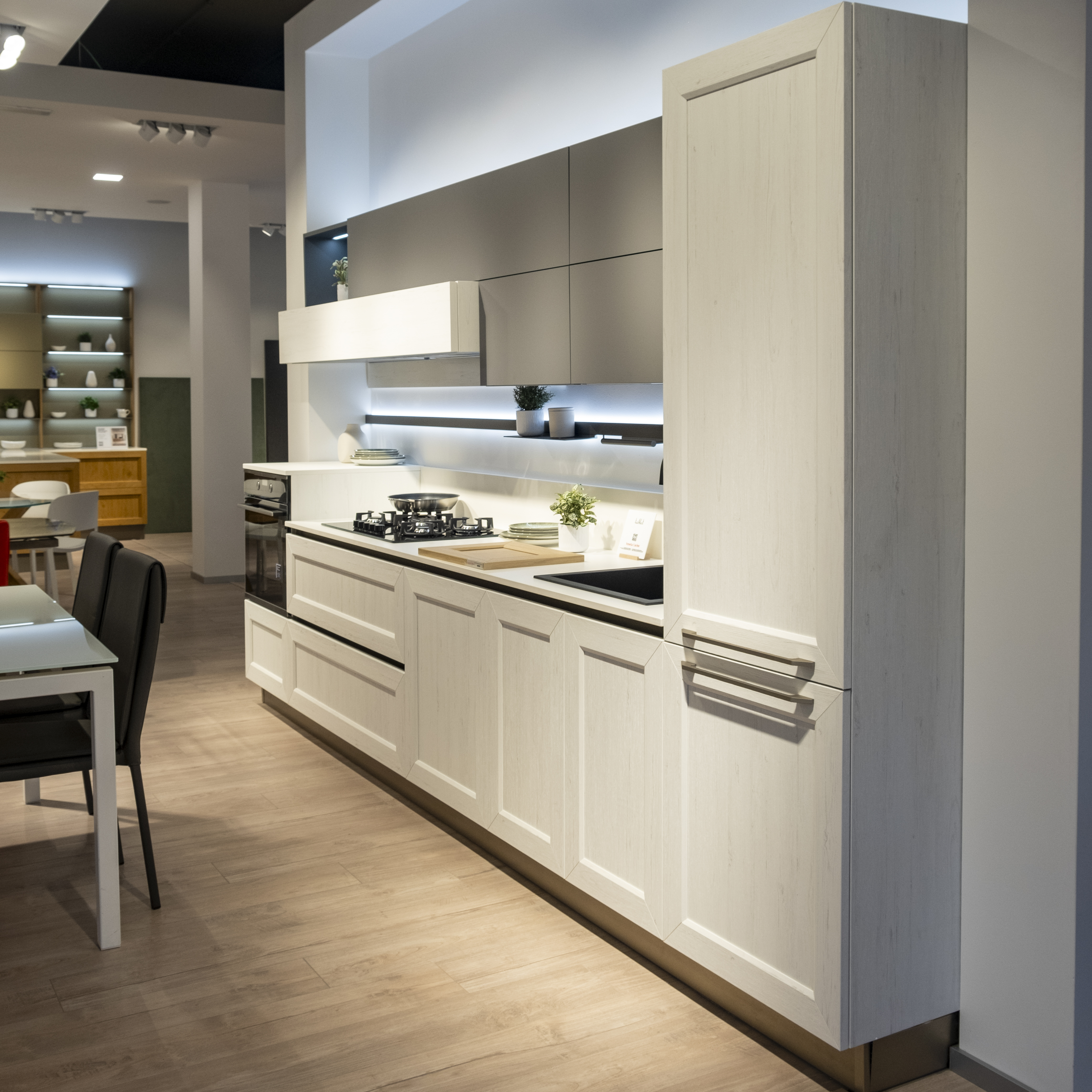 Showroom 81